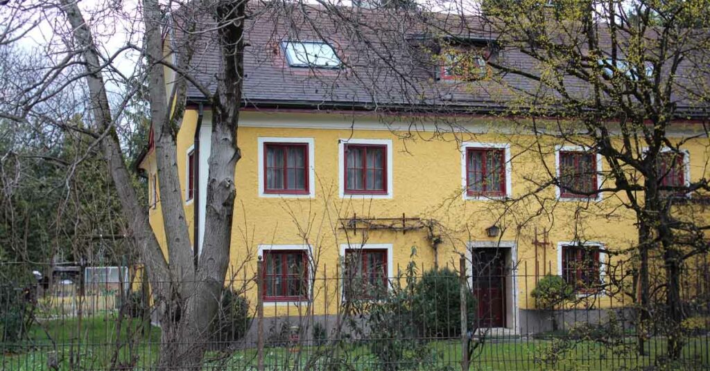 ein gebrauchtes Haus